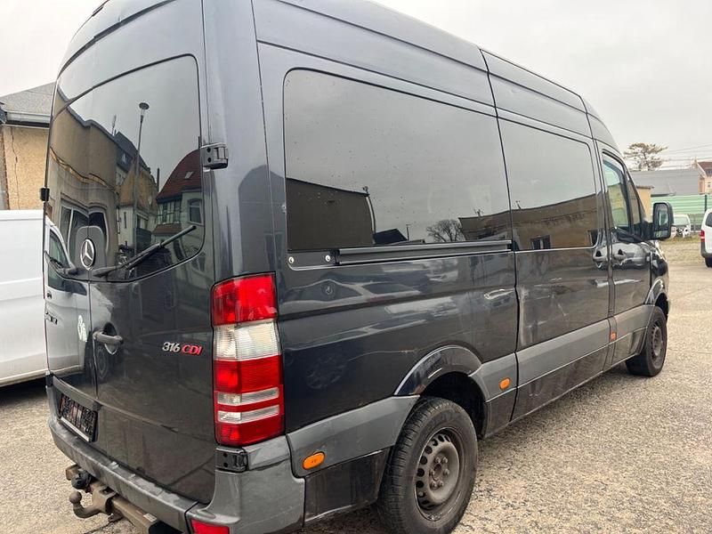 Gebraucht Mercedes Sprinter 163 PS (119 kW) 2012 Schwarz Van