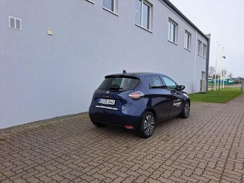 Second-hand Renault Zoe Iconic 100 kW (136 CP) 2023 Albastru Hatchback