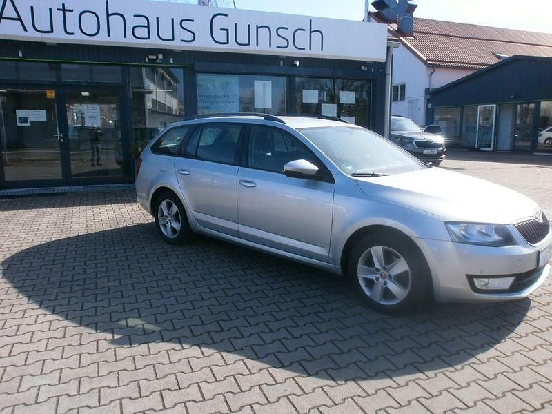 Gebraucht Skoda Octavia Ambition 150 PS (110 kW) 2015 Silber Kleinwagen