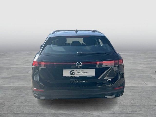 Gebraucht VW Passat Basis 150 PS (110 kW) 2025 Grenadillschwarz metallic (metallic) Kombi