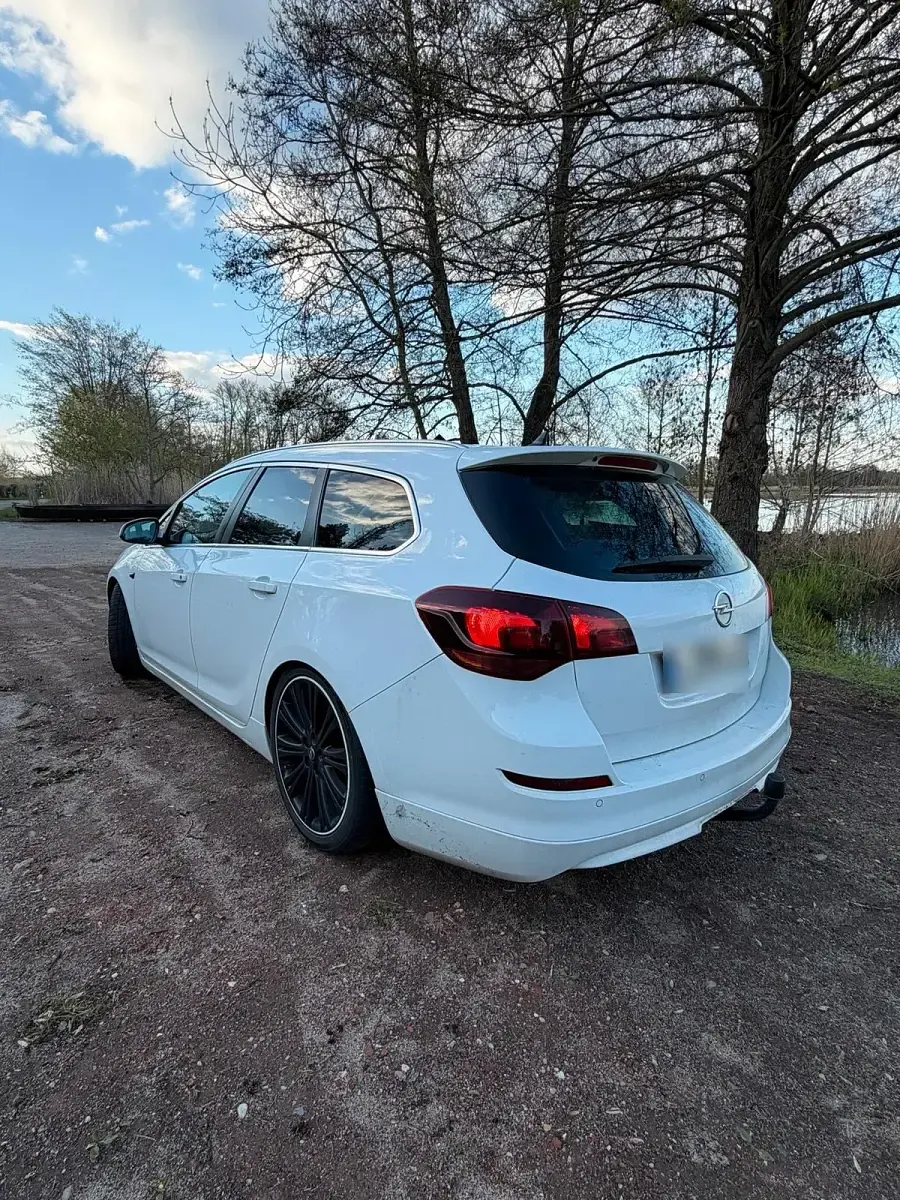 Gebraucht Opel Astra OPC 110 PS (80 kW) 2012 Weiß Kombi