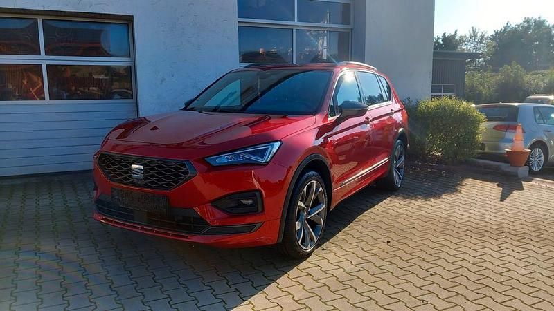 Rot Gebraucht 2021 Seat Tarraco 4Drive SUV | 25.950 € (Guter Preis) - Bild 1/4