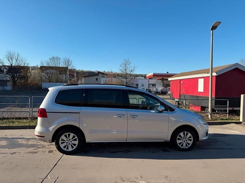 Gebraucht VW Sharan Highline 140 PS (102 kW) 2011 Silber Van / Kleinbus