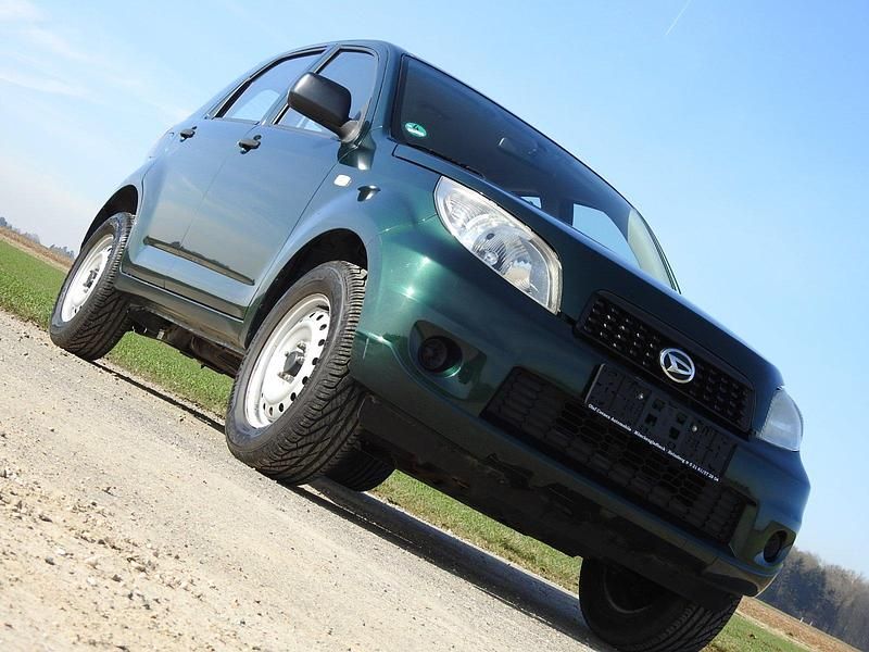 Grün Gebraucht 2010 Daihatsu Terios SUV | 9.999 € (Teuer) - Bild 1/4