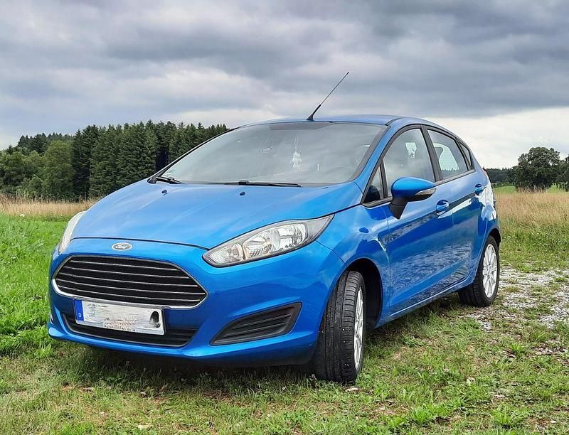 Blau Gebraucht 2014 Ford Fiesta SYNC Edition Kleinwagen | 5.150 € (Fairer Preis) - Bild 1/4
