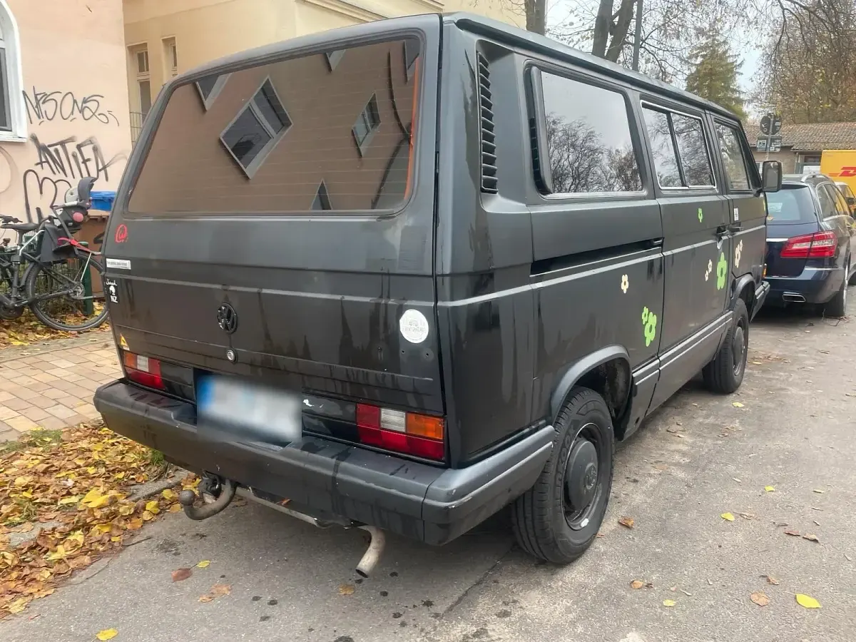 Gebraucht VW Multivan 70 PS (51 kW) 1990 Schwarz Van / Kleinbus