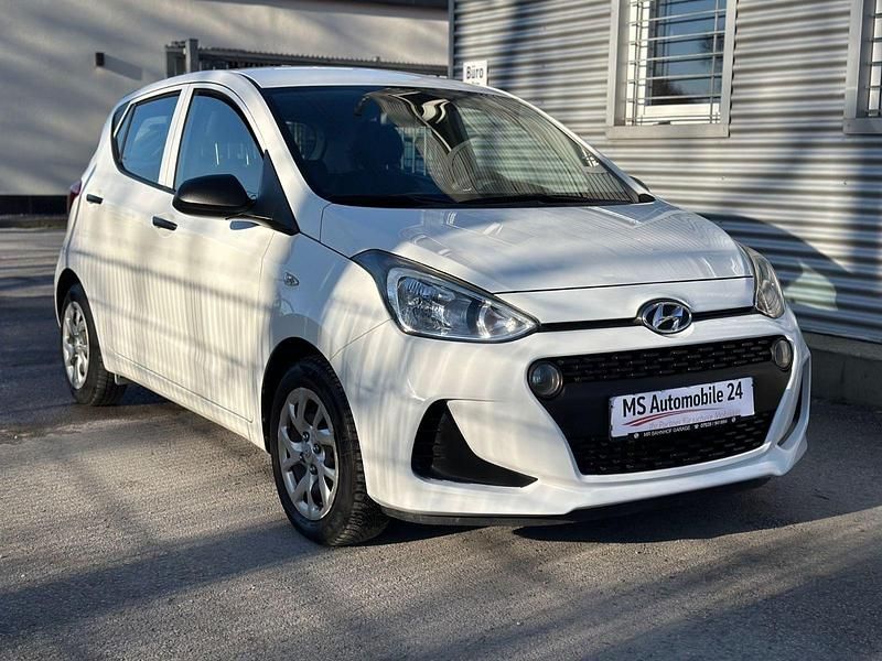 Gebraucht Hyundai i10 Classic 67 PS (49 kW) 2017 Weiß Kleinwagen