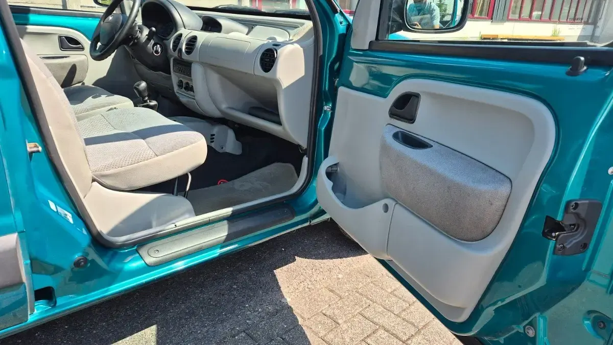 Gebraucht Renault Kangoo Authentique 75 PS (55 kW) 2002 Grün Van / Kleinbus