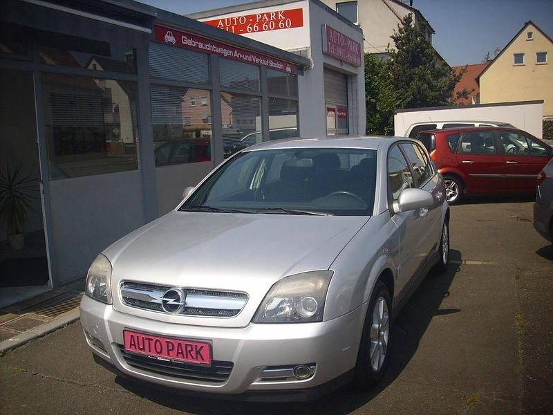 Silber Gebraucht 2005 Opel Signum Edition Kleinwagen | 1.950 € (Fairer Preis) - Bild 1/4
