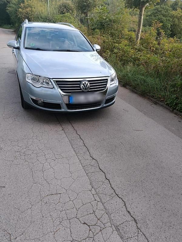 Silber Gebraucht 2005 VW Passat Kombi | 1.800 € (Fairer Preis) - Bild 1/4