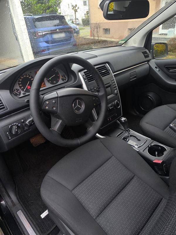 Gebraucht Mercedes B160 95 PS (69 kW) 2009 Schwarz Van / Kleinbus