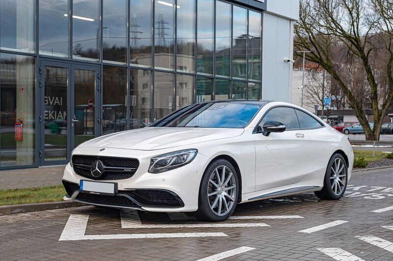 Weiß Gebraucht 2017 Mercedes S63 AMG AMG Coupé | 74.900 € (Superpreis) - Bild 1/4