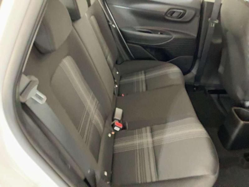 Gebraucht Hyundai i20 GO! 101 PS (74 kW) 2023 Weiß Limousine