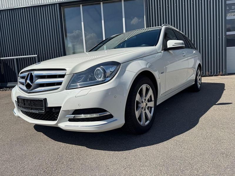 Weiß Gebraucht 2011 Mercedes C180 Kombi | 7.990 € (Guter Preis) - Bild 1/4