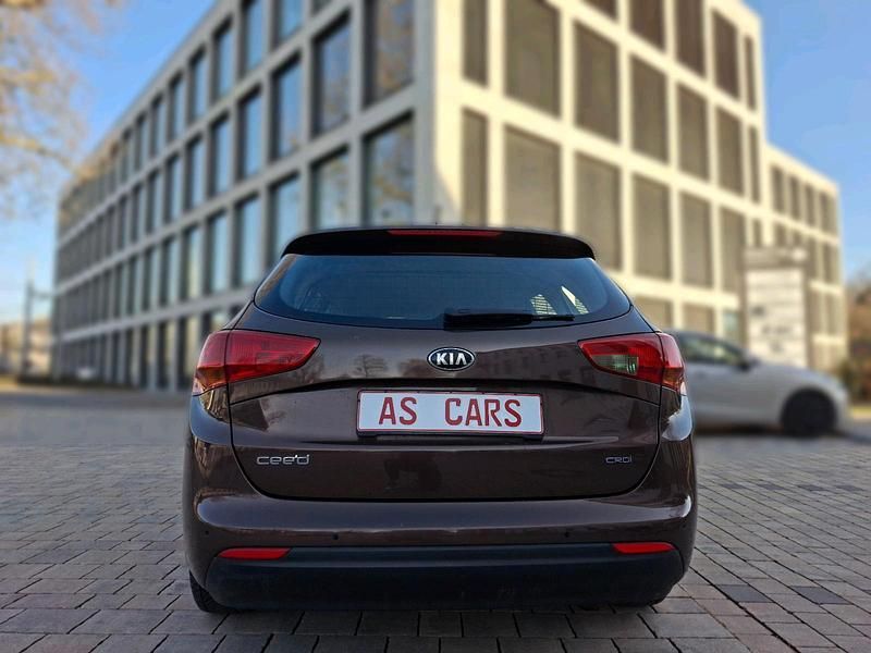 Second-hand Kia Ceed 90 CP (66 kW) 2014 Maro Hatchback