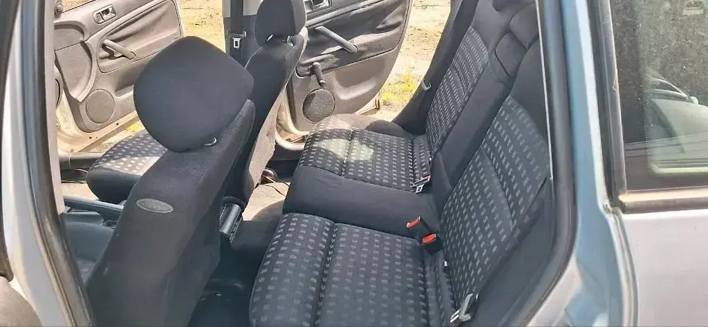 Gebraucht VW Passat 110 PS (80 kW) 2000 Silber Kombi