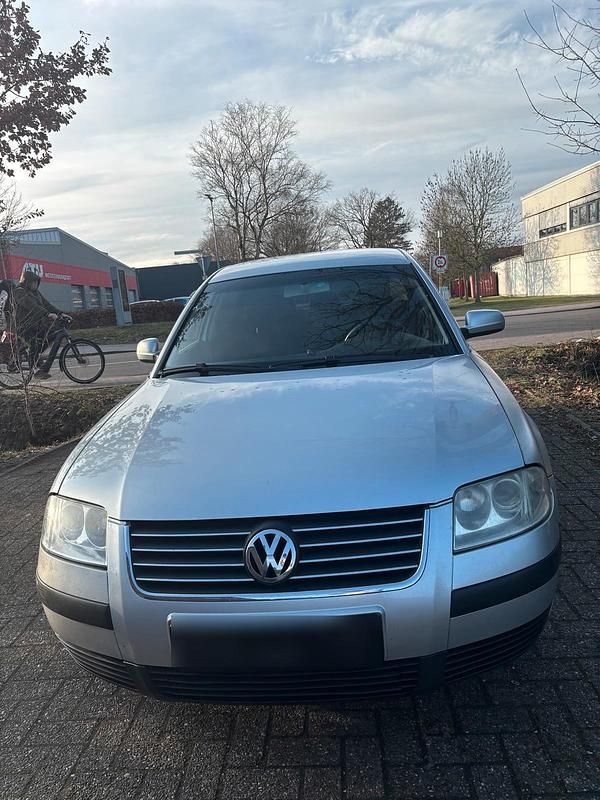 Gebraucht VW Passat 105 PS (77 kW) 2003 Silber Limousine
