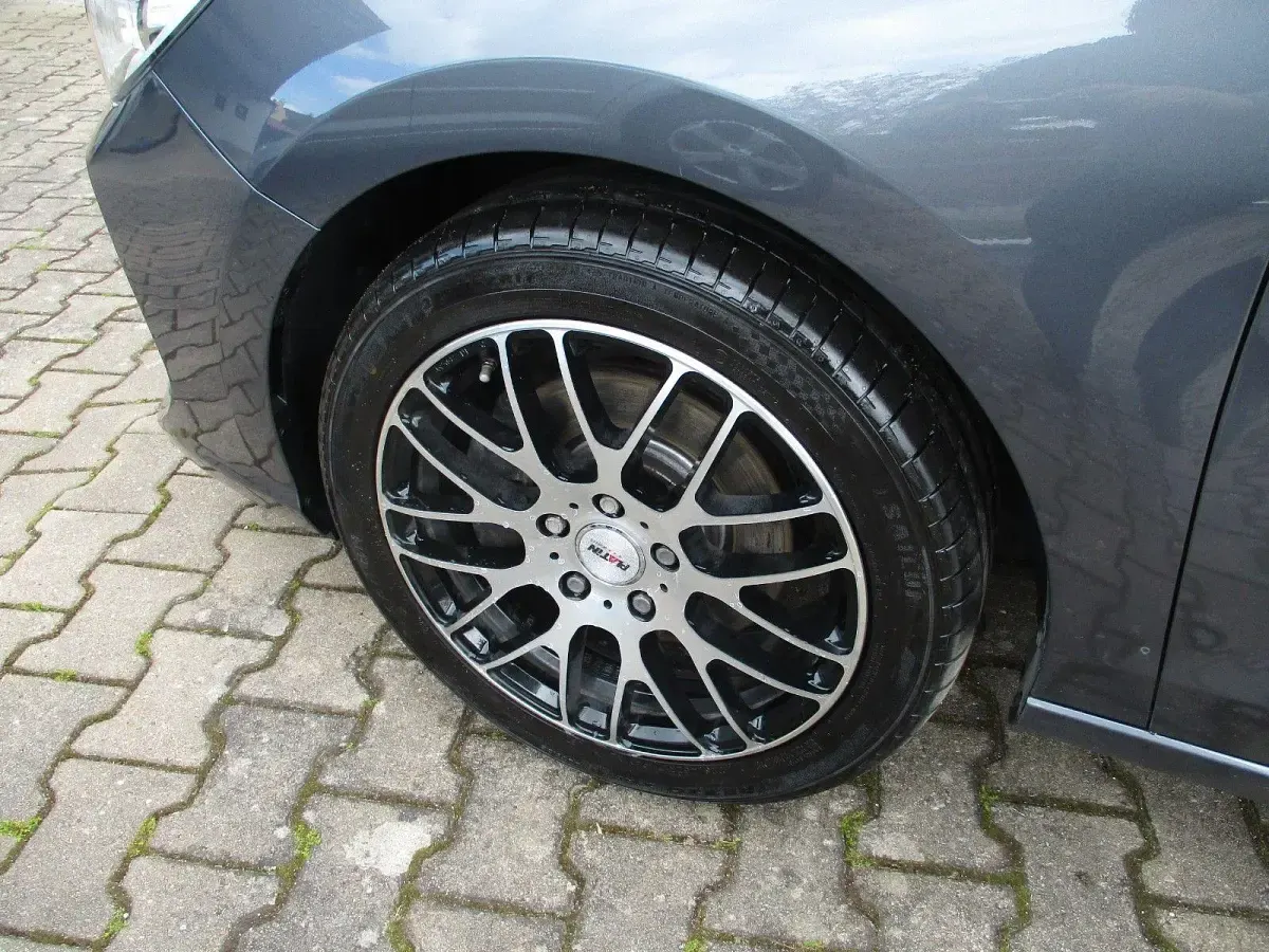 Gebraucht Hyundai i30 Trend 140 PS (102 kW) 2019 Grau Limousine