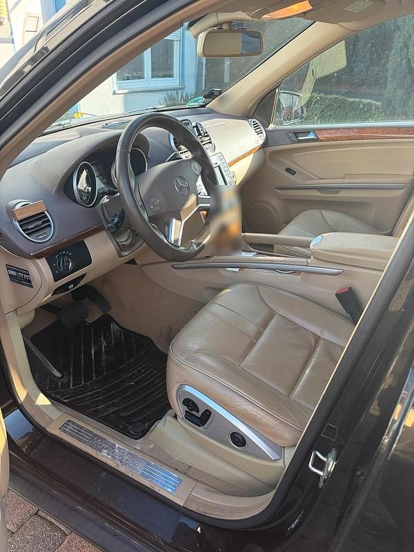 Gebraucht Mercedes ML350 231 PS (169 kW) 2010 Braun SUV