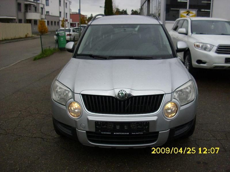 Silber Gebraucht 2013 Skoda Yeti SUV | 5.499 € (Guter Preis) - Bild 1/4