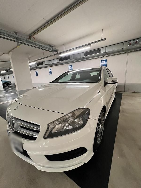Weiß Gebraucht 2013 Mercedes A250 Limousine | 11.499 € (Fairer Preis) - Bild 1/4