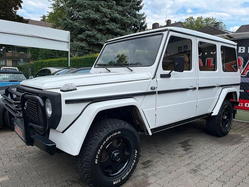Weiß Gebraucht 1982 Mercedes G230 SUV | 29.880 € - Bild 1/4