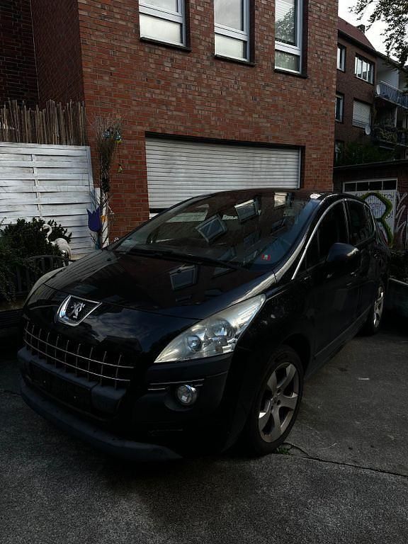 Schwarz Gebraucht 2010 Peugeot 3008 Premium Limousine | 2.600 € (Fairer Preis) - Bild 1/4