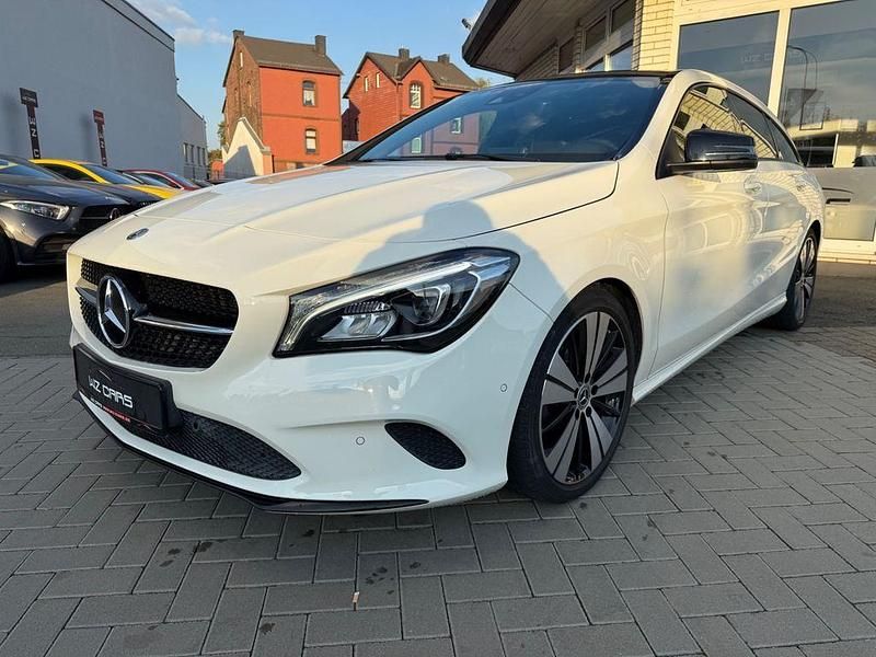 Weiß Gebraucht 2017 Mercedes CLA200 Shooting Brake Kombi | 18.999 € (Fairer Preis) - Bild 1/4