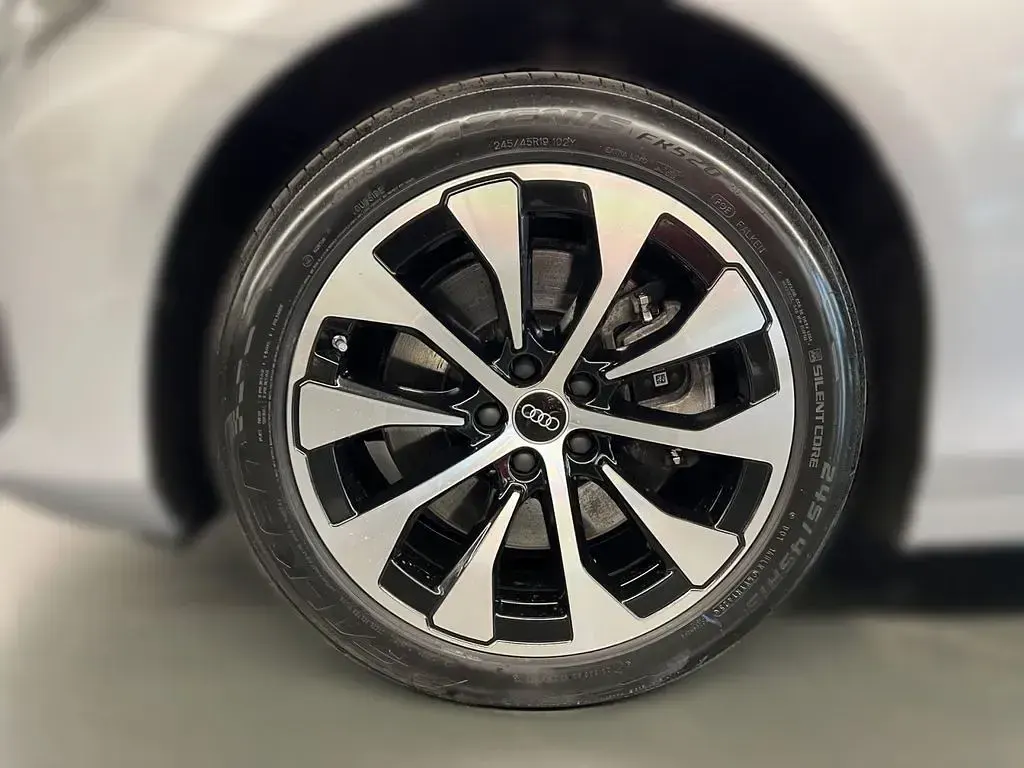 Gebraucht Audi A6 Ambiente 204 PS (150 kW) 2025 Florettsilber metallic Kombi