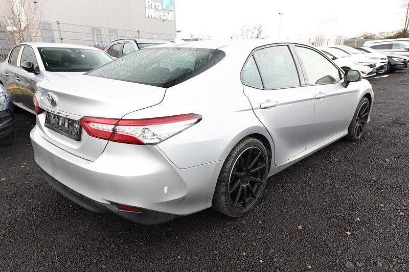 Gebraucht Toyota Camry Hybrid Executive 218 PS (160 kW) 2020 Silver metallic / platinsilber m Limousine