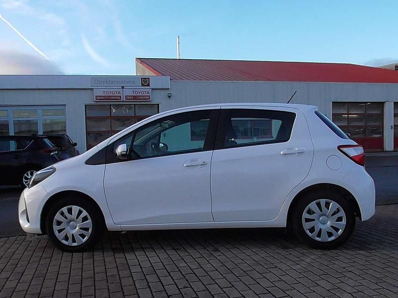 Gebraucht Toyota Yaris 111 PS (81 kW) 2021 Super white Kleinwagen