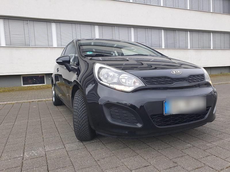 Gebraucht Kia Rio 75 PS (55 kW) 2015 Schwarz Coupé