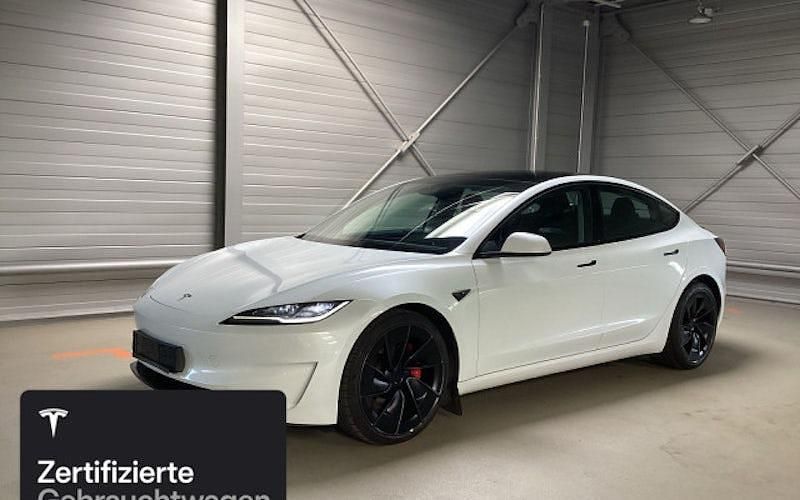 Weiß Gebraucht 2024 Tesla Model 3 Performance Limousine | 49.600 € - Bild 1/4