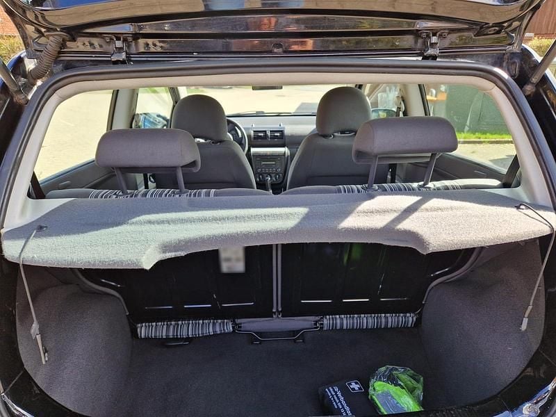 Second-hand VW Fox 54 CP (39 kW) 2006 Negru Hatchback