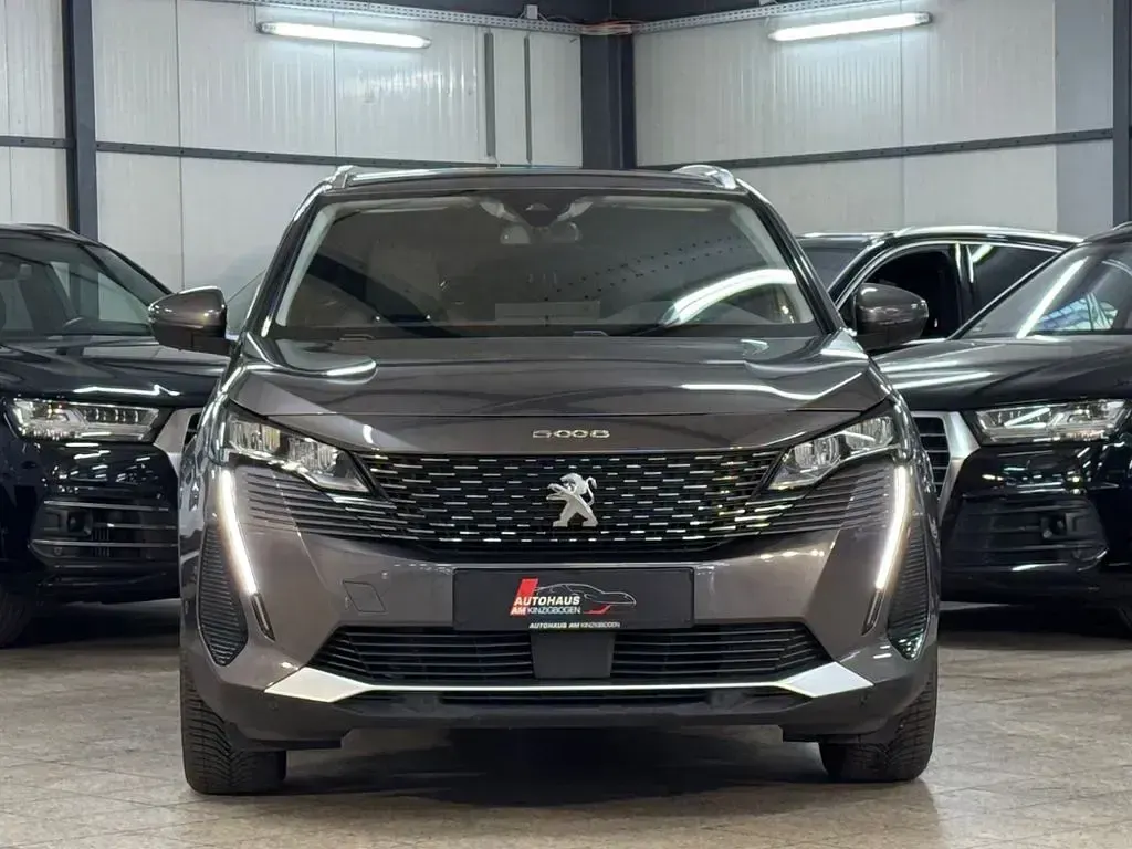 Gebraucht Peugeot 5008 Allure 131 PS (96 kW) 2022 Grau SUV