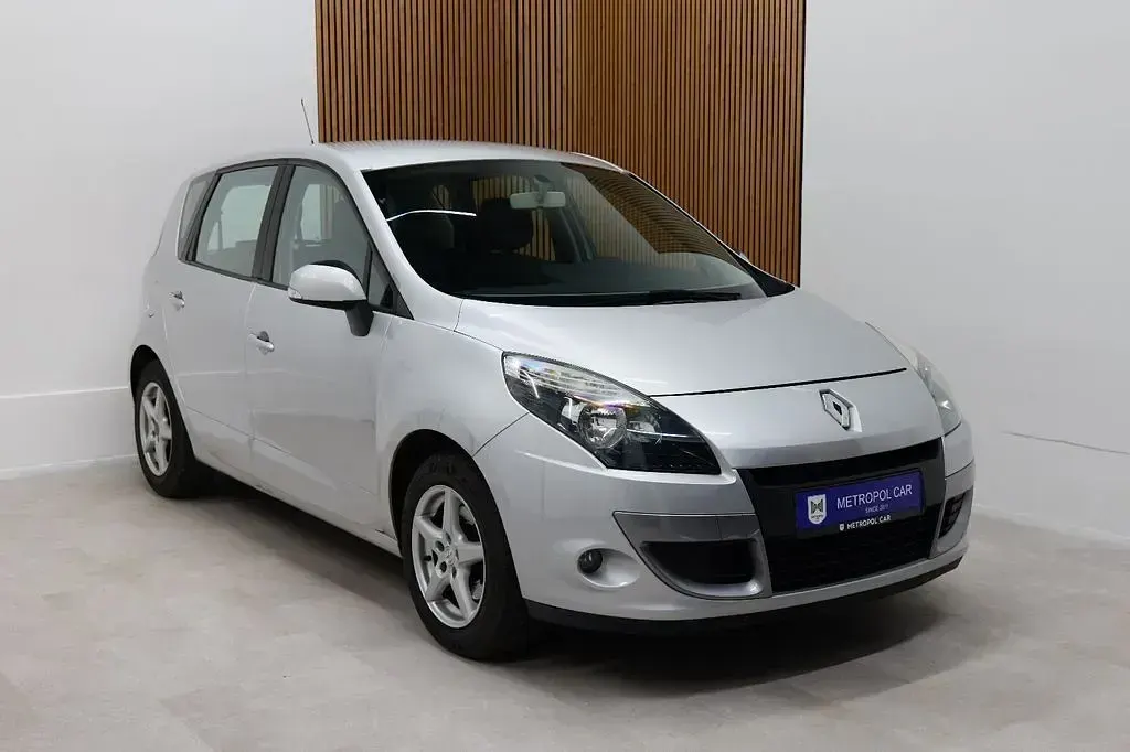 Gebraucht Renault Scénic III Expression 106 PS (77 kW) 2012 Silber Van / Kleinbus