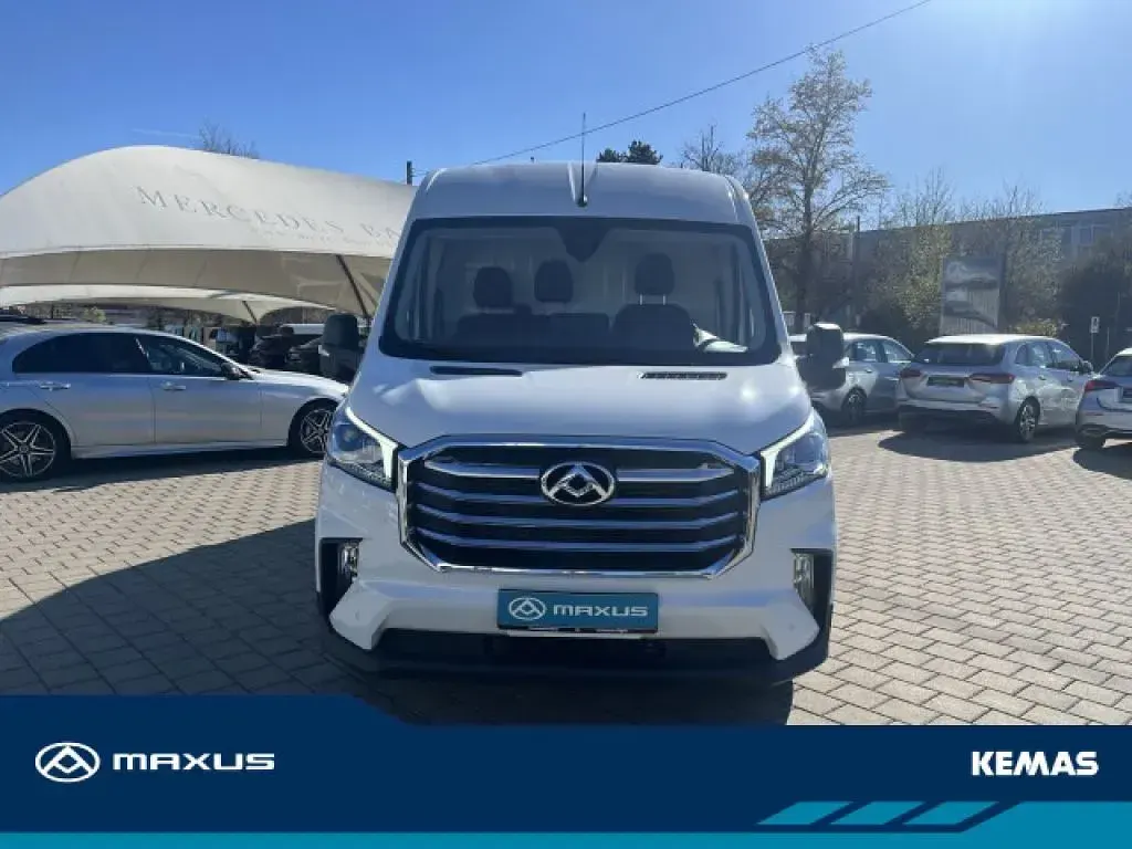 Gebraucht Maxus V90 148 PS (108 kW) 2024 Warm white exterior (solid) Van
