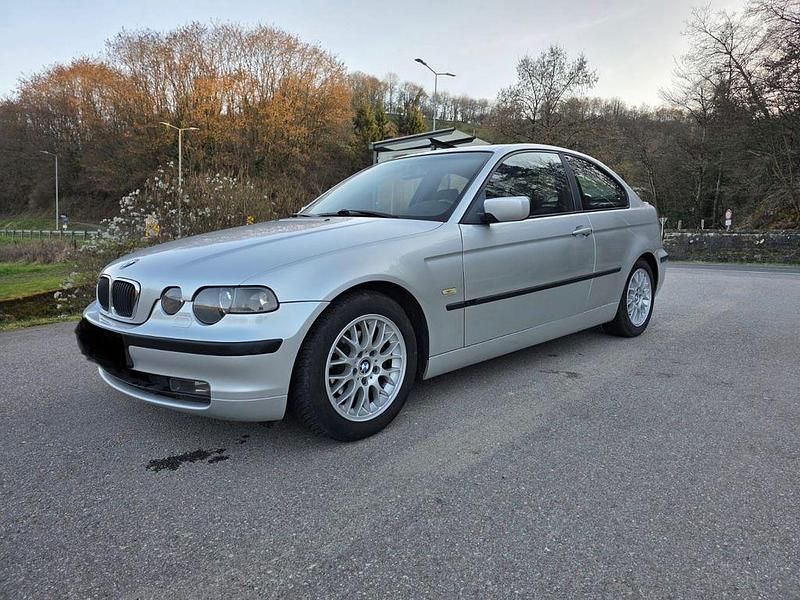 Gebraucht BMW 318 Sport Line 118 PS (86 kW) 2001 Silber Coupé