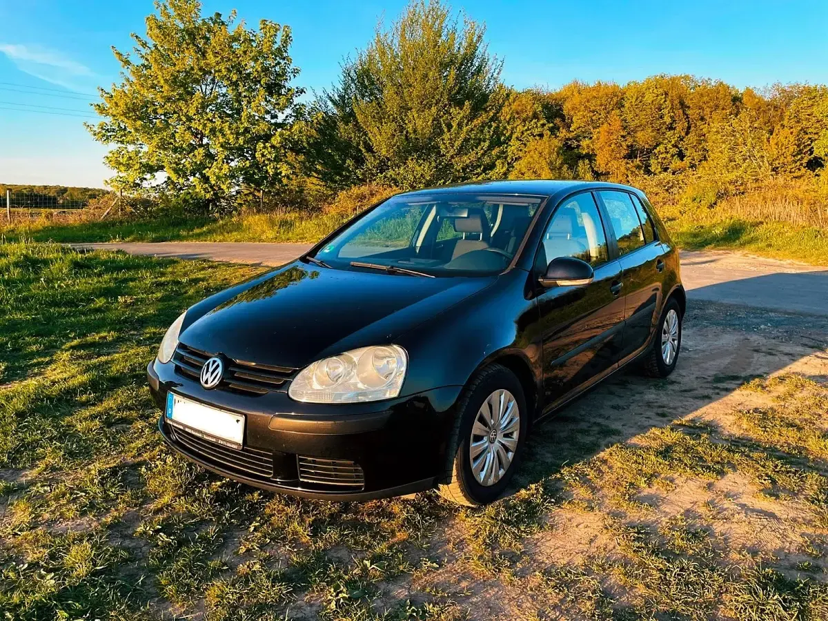 Gebraucht VW Golf V 75 PS (55 kW) 2005 Schwarz Kleinwagen