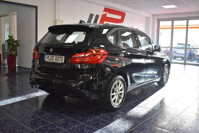 Gebraucht BMW 216 Advantage 116 PS (85 kW) 2020 Schwarz Van / Kleinbus