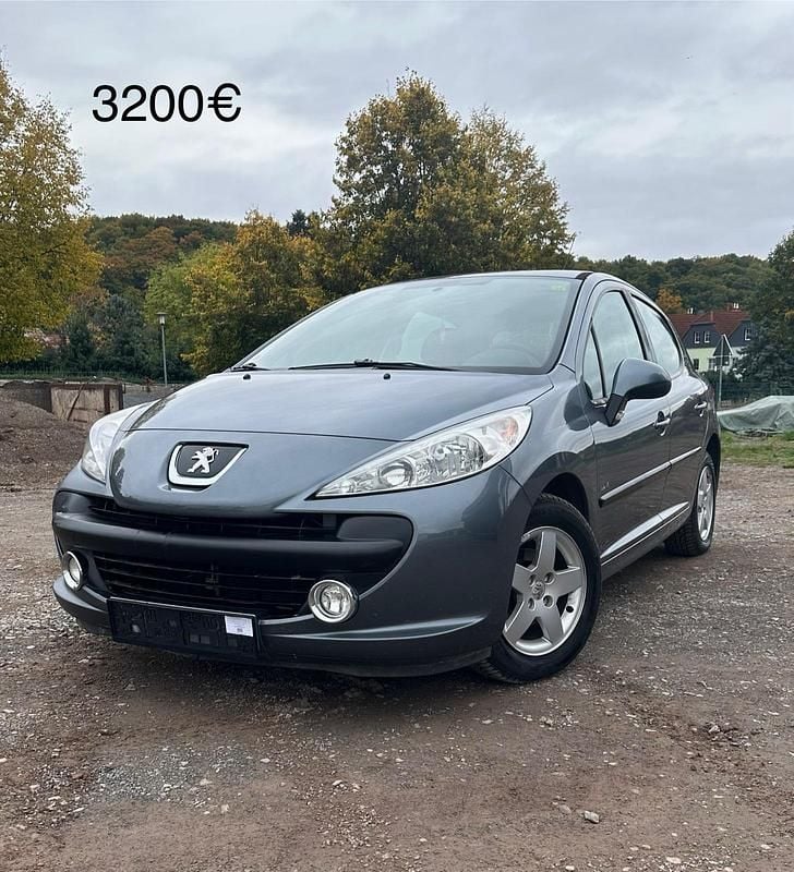 Gebraucht Peugeot 207 74 PS (54 kW) 2009 Grau Limousine