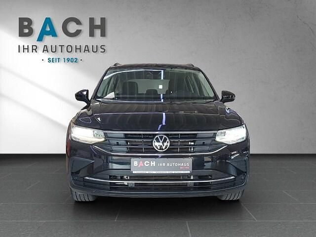 Gebraucht VW Tiguan Life 150 PS (110 kW) 2021 Deep black perleffekt SUV