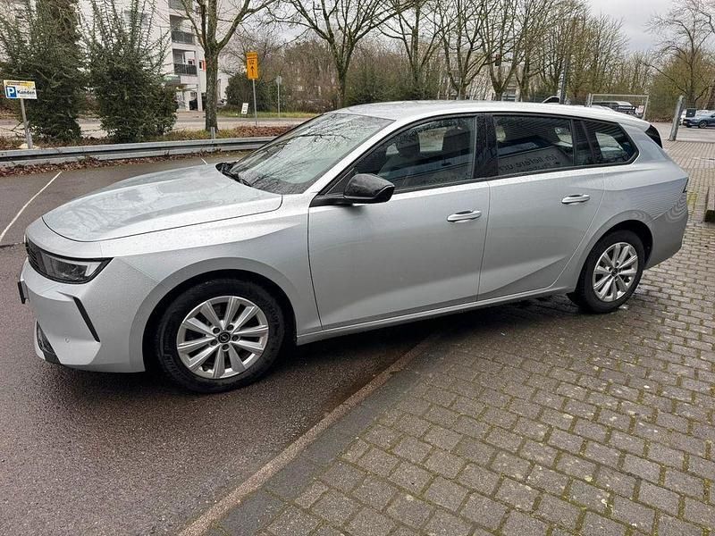 Gebraucht Opel Astra Edition 131 PS (96 kW) 2025 Silber Kombi