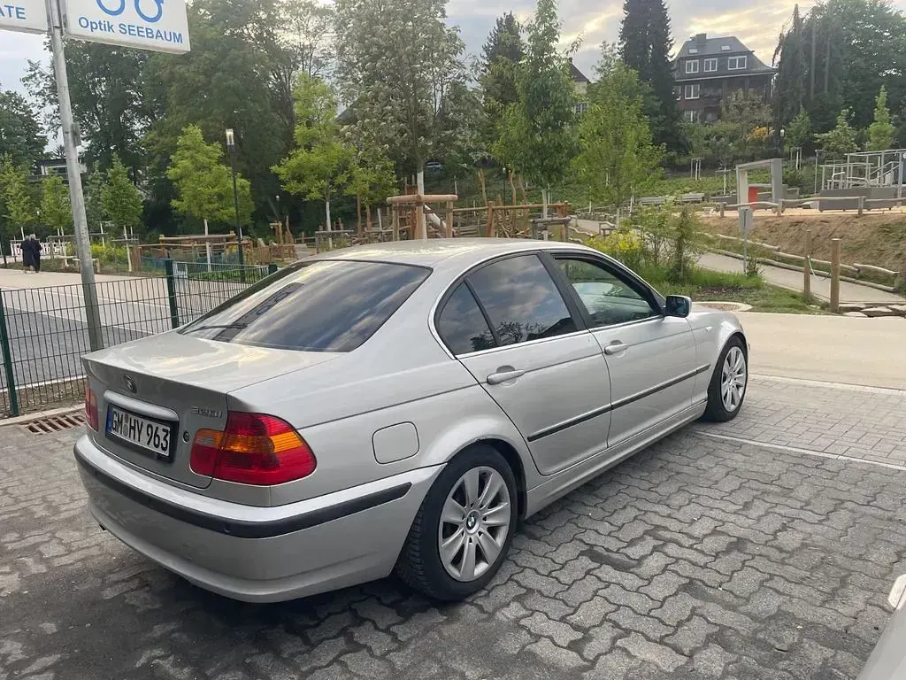 Gebraucht BMW 320 Sport Line 170 PS (125 kW) 2001 Silber Limousine