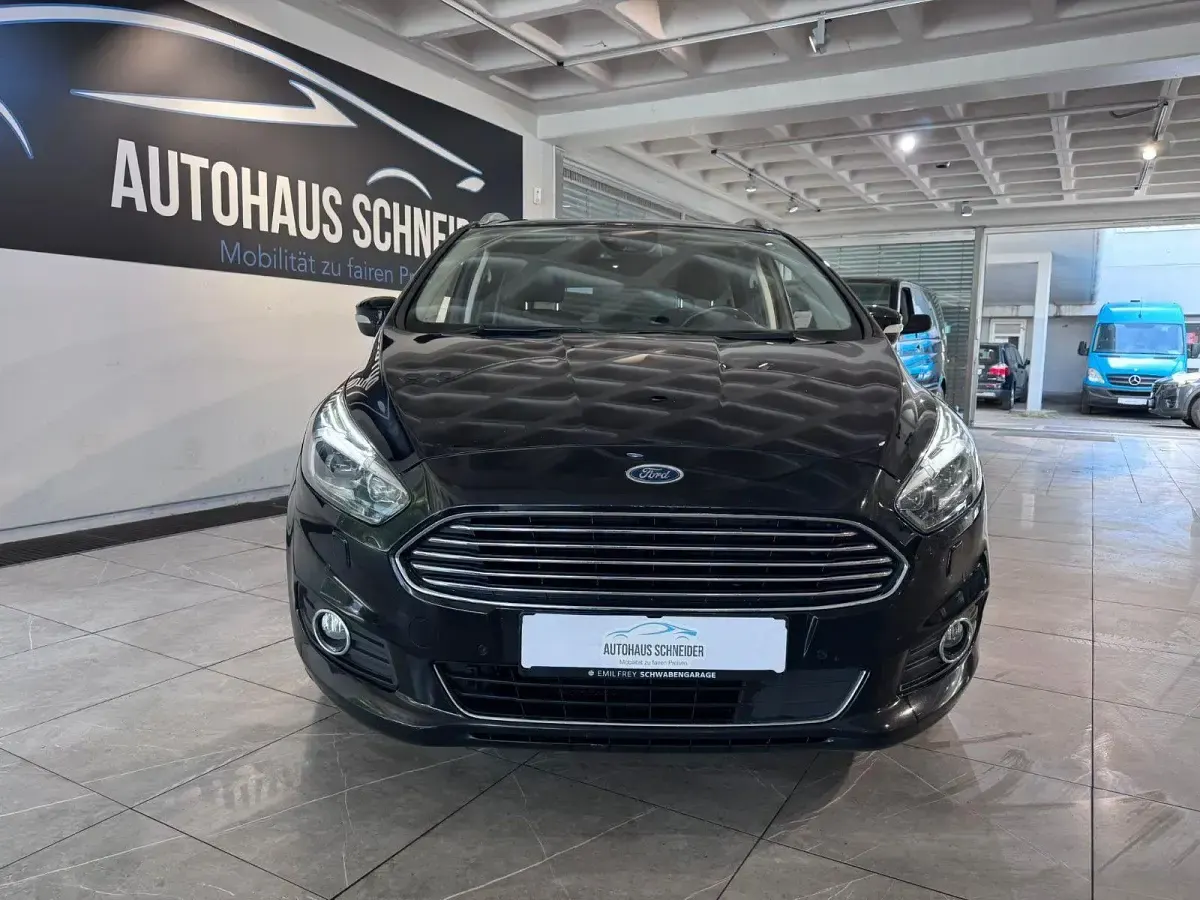 Gebraucht Ford S-MAX Titanium 190 PS (139 kW) 2019 Schwarz Van / Kleinbus