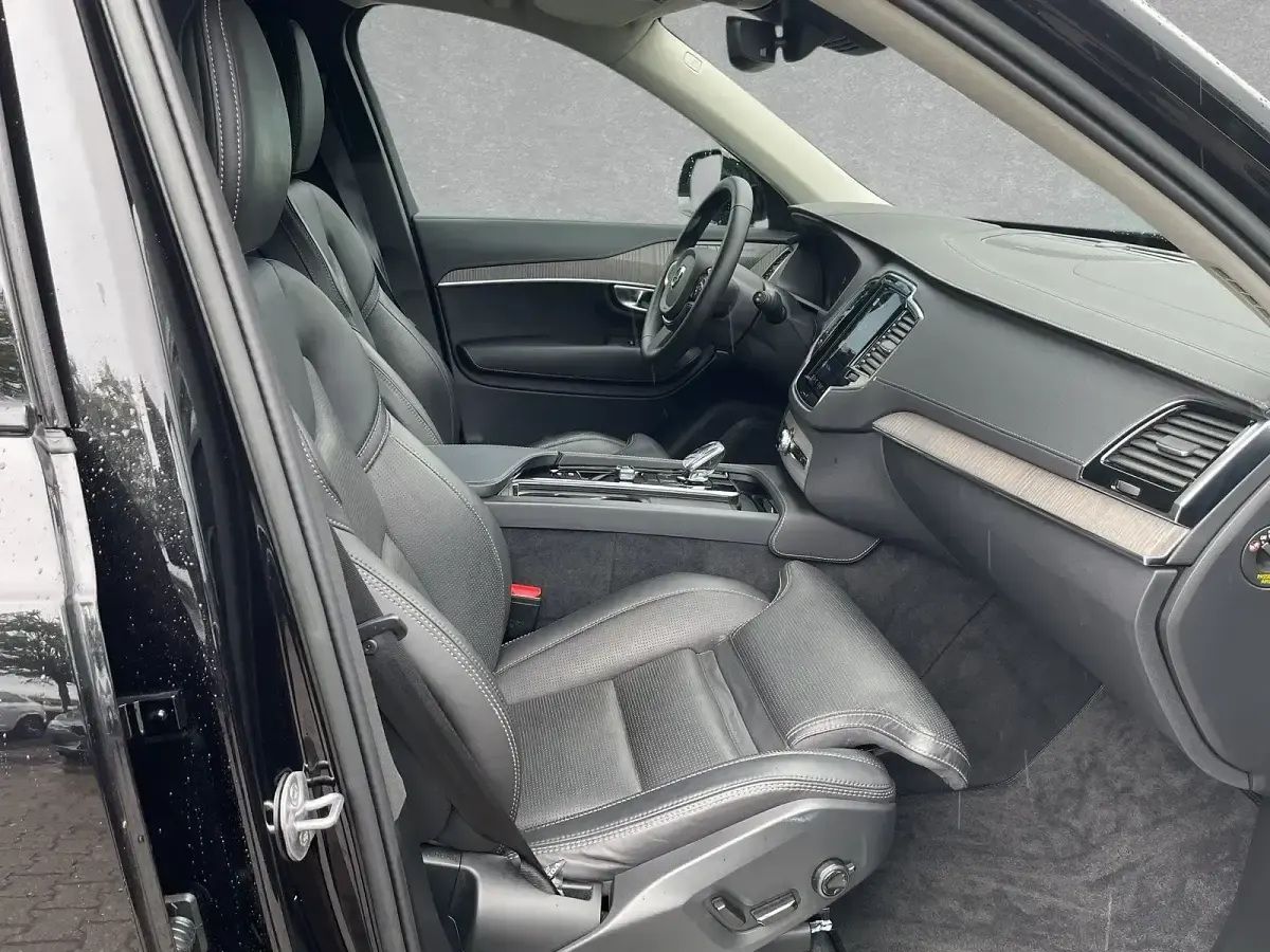 Gebraucht Volvo XC90 Plus 455 PS (334 kW) 2023 Schwarz SUV