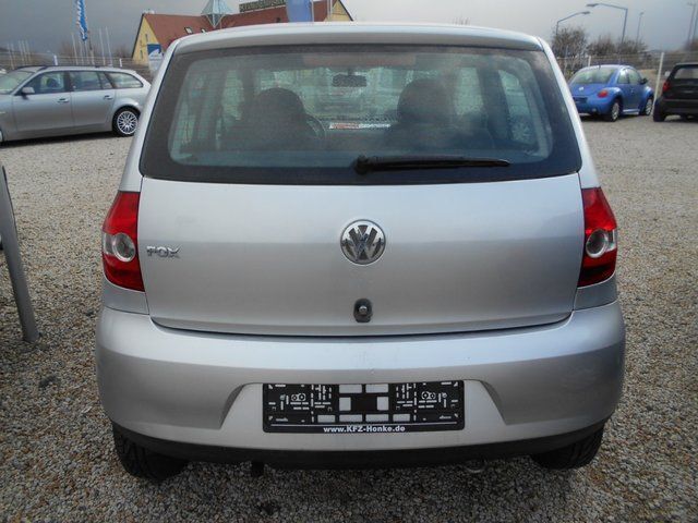 Gebraucht VW Fox 54 PS (39 kW) 2005 Silber metallic Kleinwagen