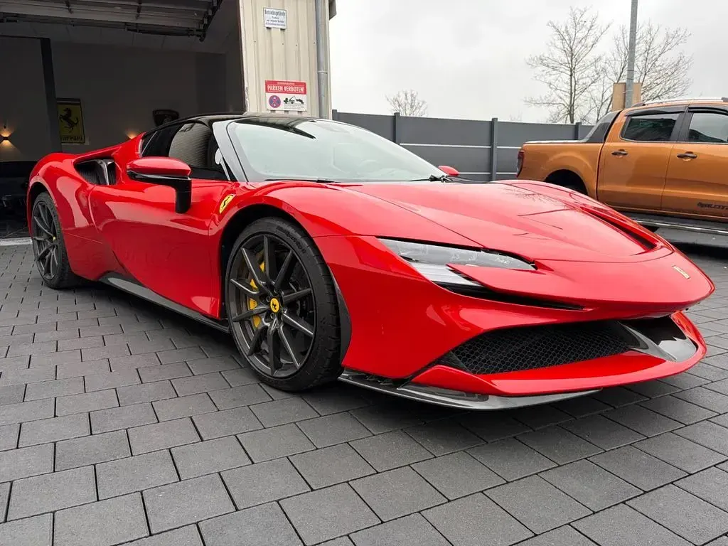 Gebraucht Ferrari SF90 2022 Rot