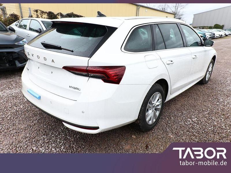 Neu Skoda Octavia Selection 150 PS (110 kW) 2025 Candyweiß Kombi