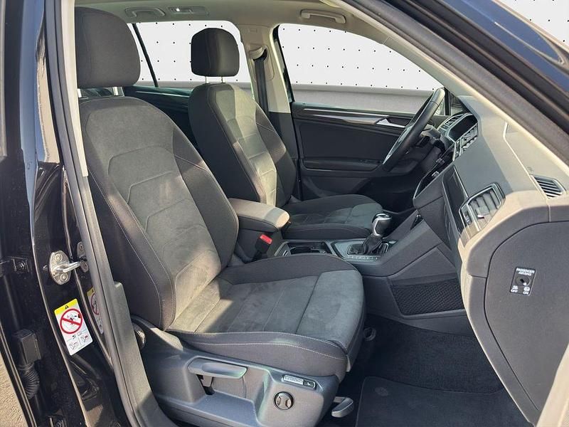 Gebraucht VW Tiguan Elegance 245 PS (180 kW) 2022 Deep black perleffekt SUV